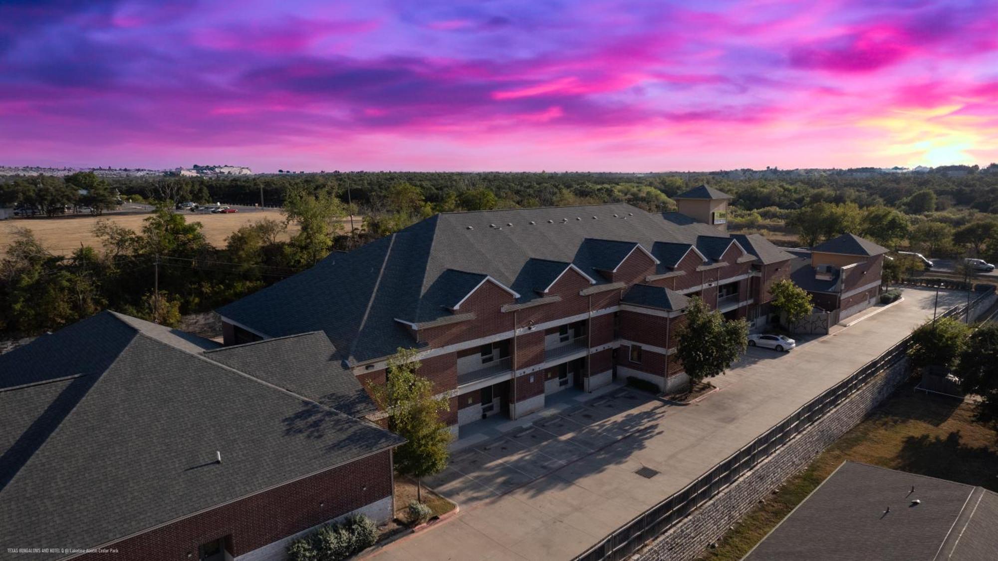 Texas Bungalows Hotel & Hotel Que At Lakeline Austin Сидър Парк Екстериор снимка